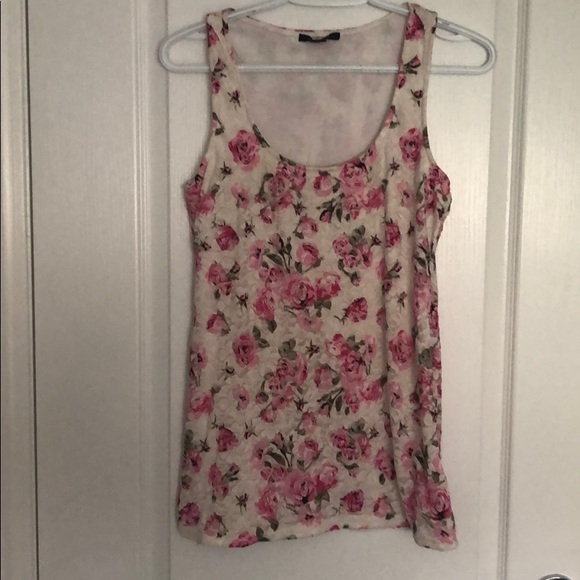 Beautiful floral lace top - Picture 1 of 4